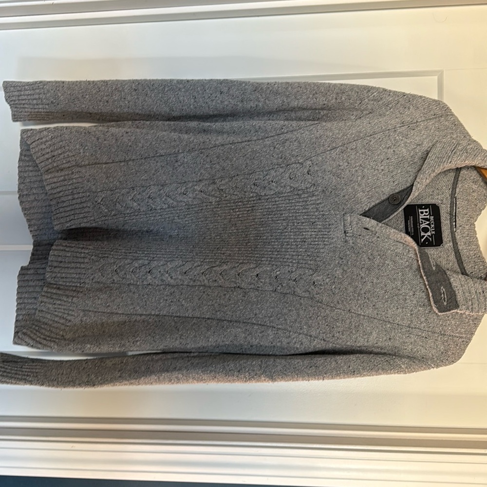 Buckle black size large sweater